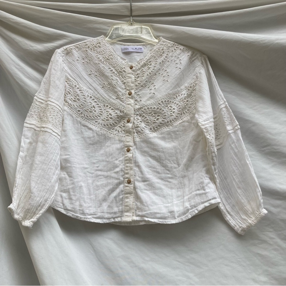 Zara white lace eyelet long sleeves button blouse, size 9
